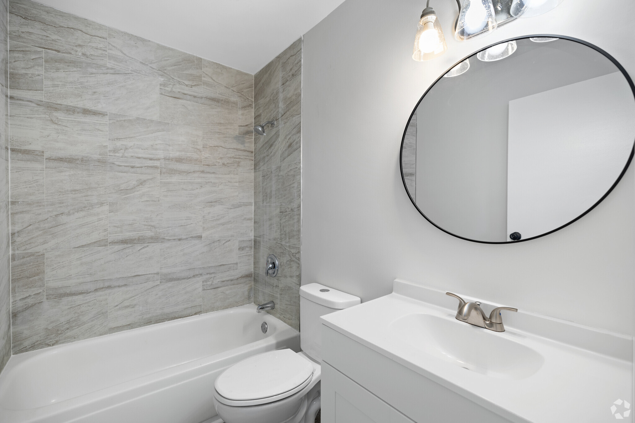 Wingate at Belle Meadows primary bathroom