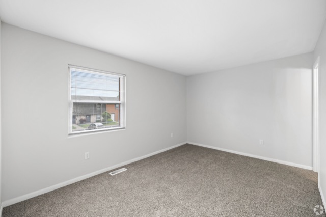 Wingate bedroom photo 1