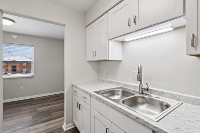 Wingate kitchen photo 5