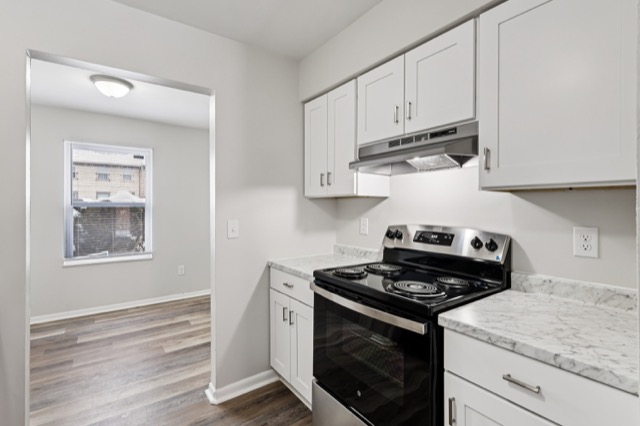 Wingate kitchen photo 6